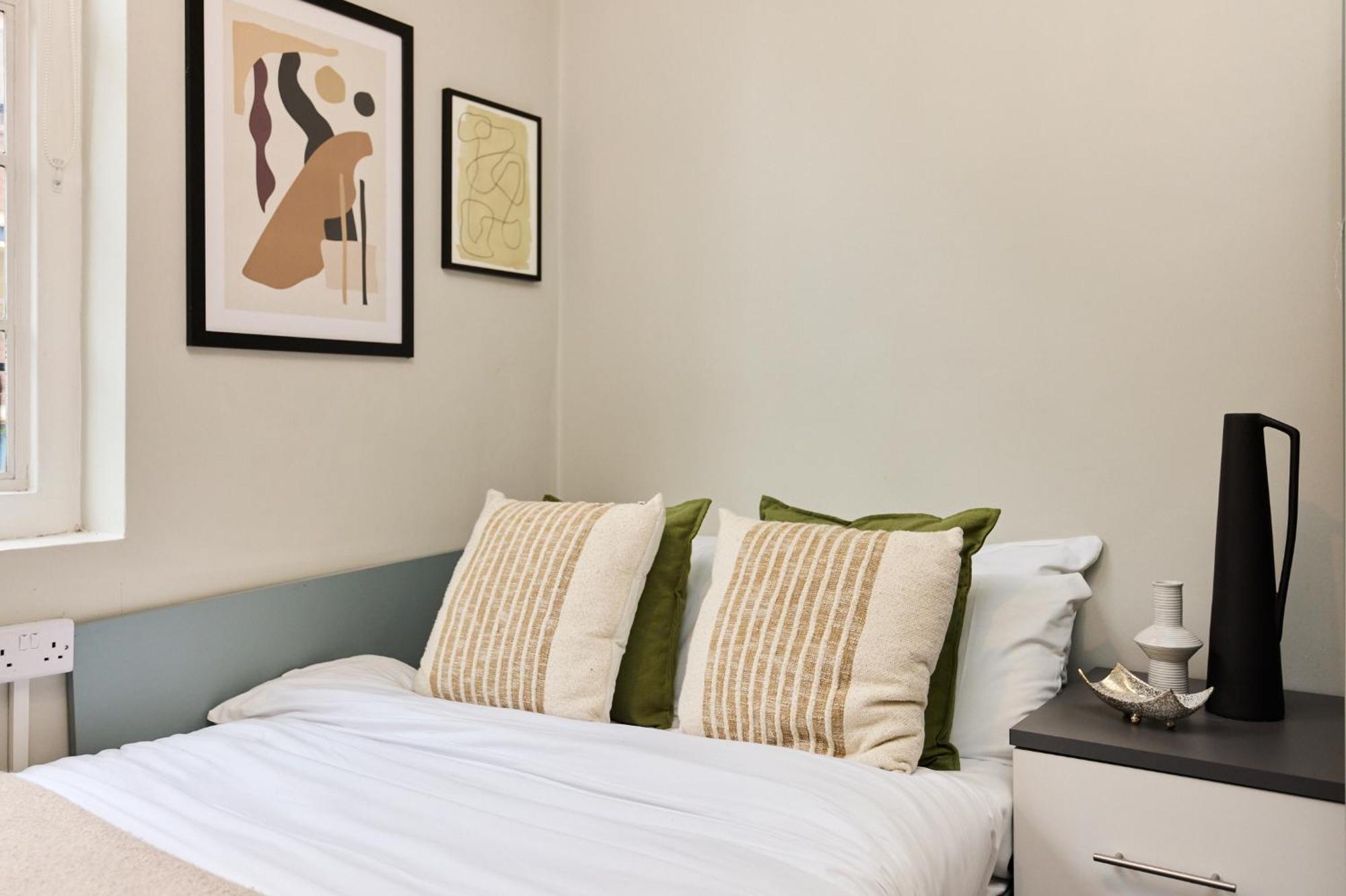 Louise House Hostel London Exterior photo